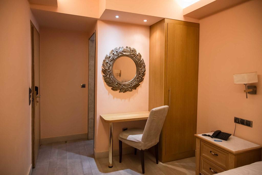 Hotel Maroussi Афины Экстерьер фото