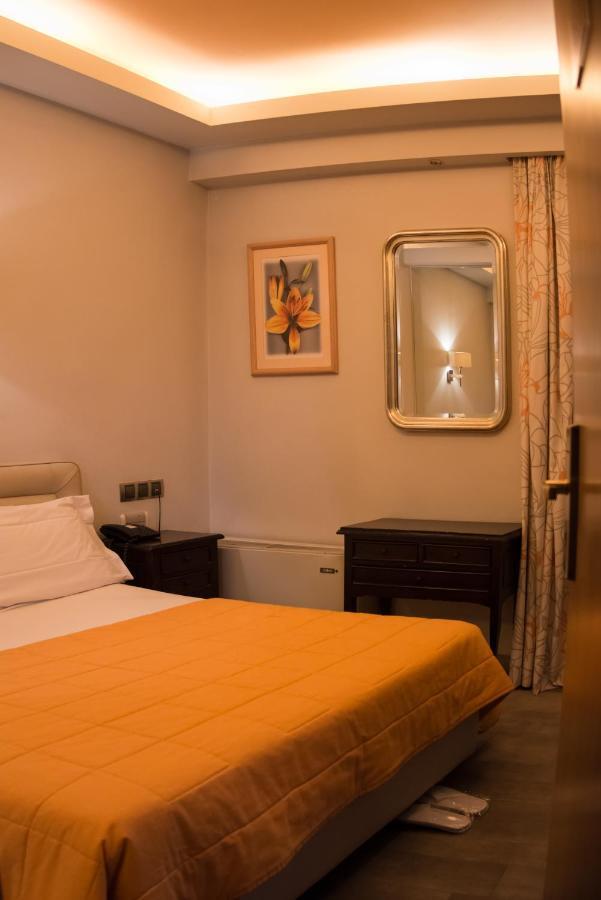 Hotel Maroussi Афины Экстерьер фото